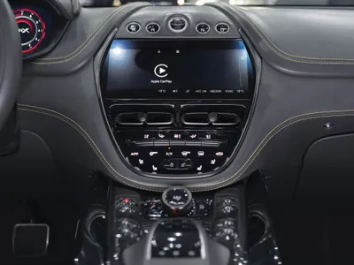 2024 استون مارتن دي بي اكس 707