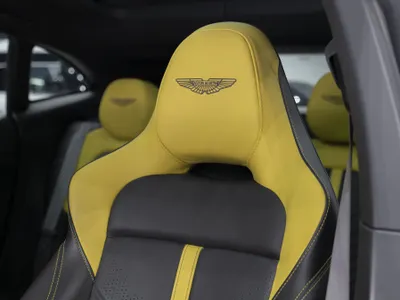 2024 استون مارتن دي بي اكس 707