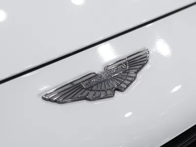 2024 استون مارتن دي بي اكس 707