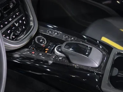 2024 استون مارتن دي بي اكس 707