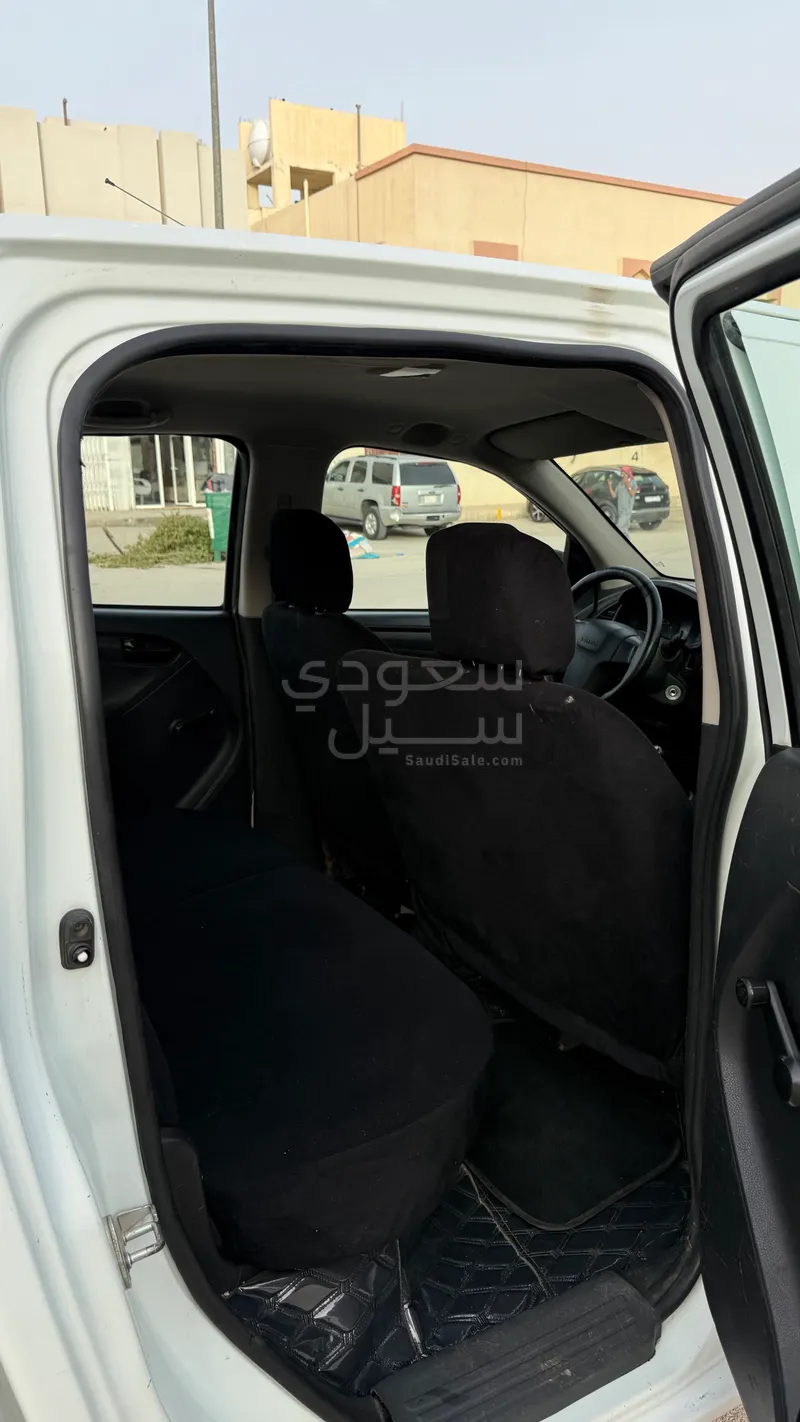 2014 ايسوزو بيكب غمارتين