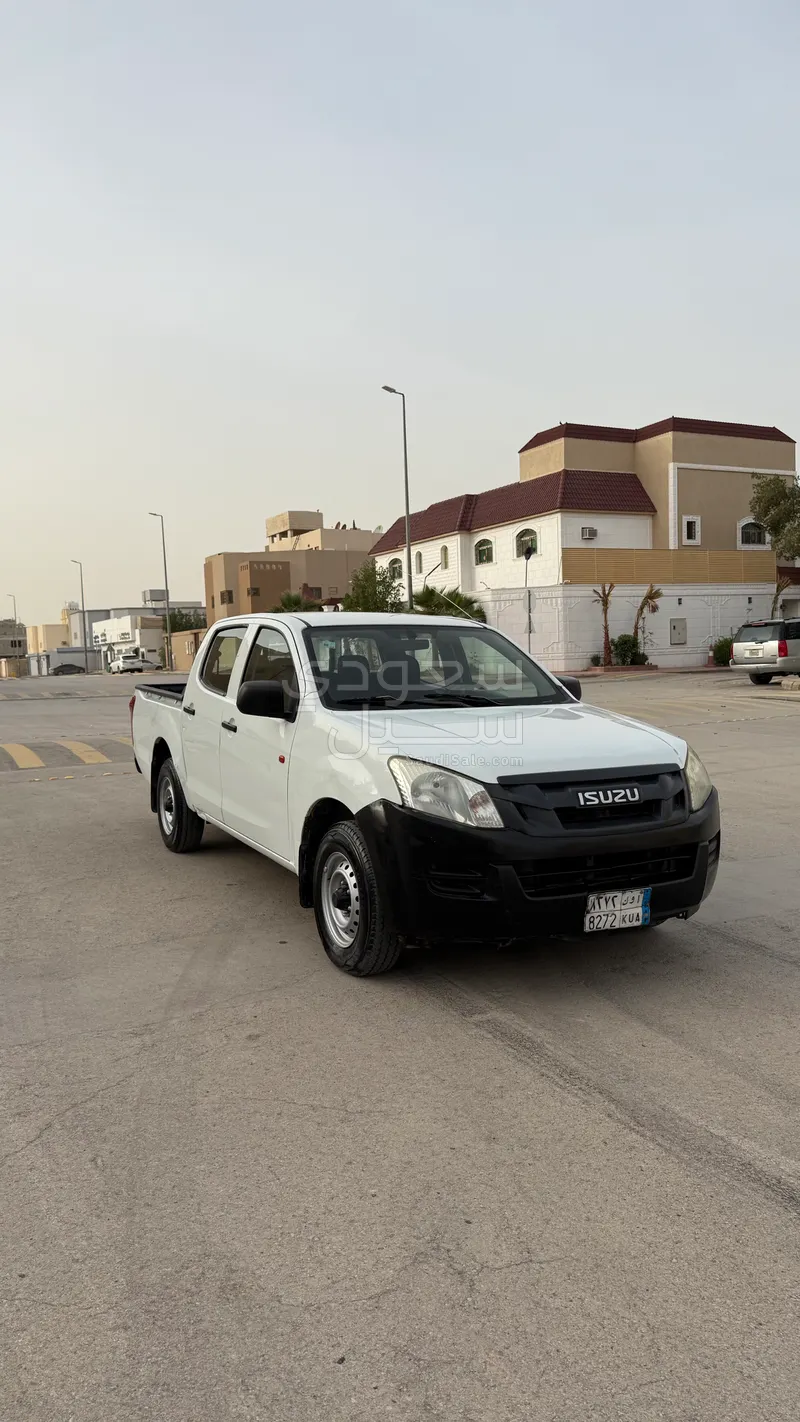 2014 ايسوزو بيكب غمارتين