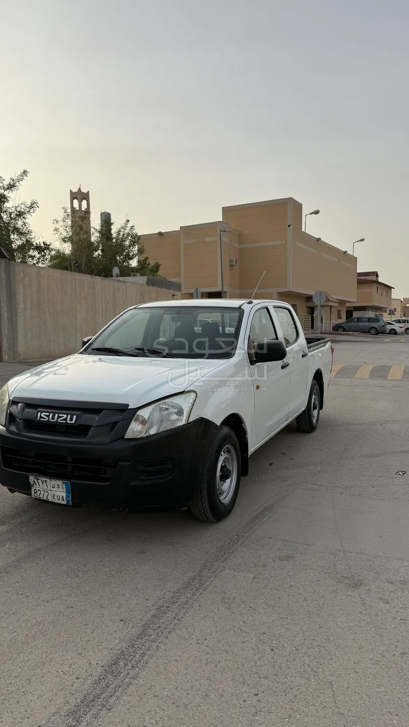 2014 ايسوزو بيكب غمارتين