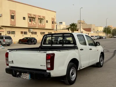 2014 ايسوزو بيكب غمارتين