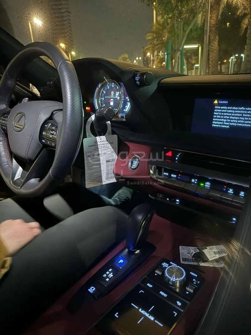 2023 لكزس إل سي 500