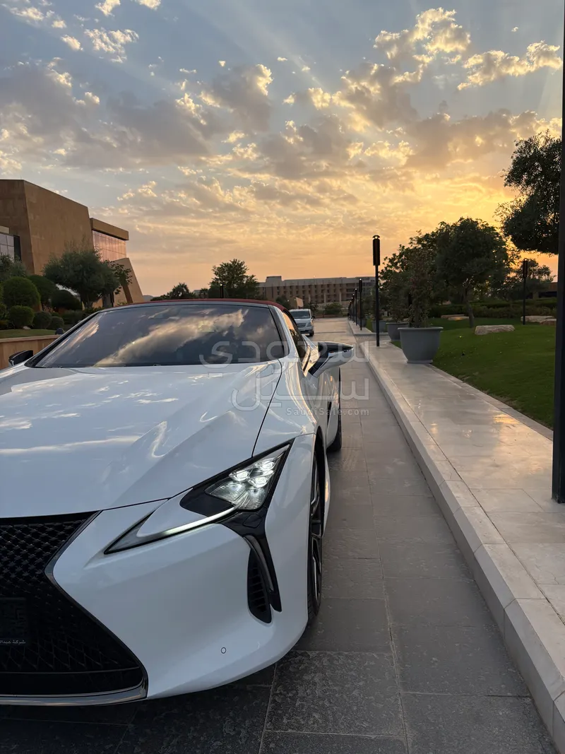 2023 لكزس إل سي 500