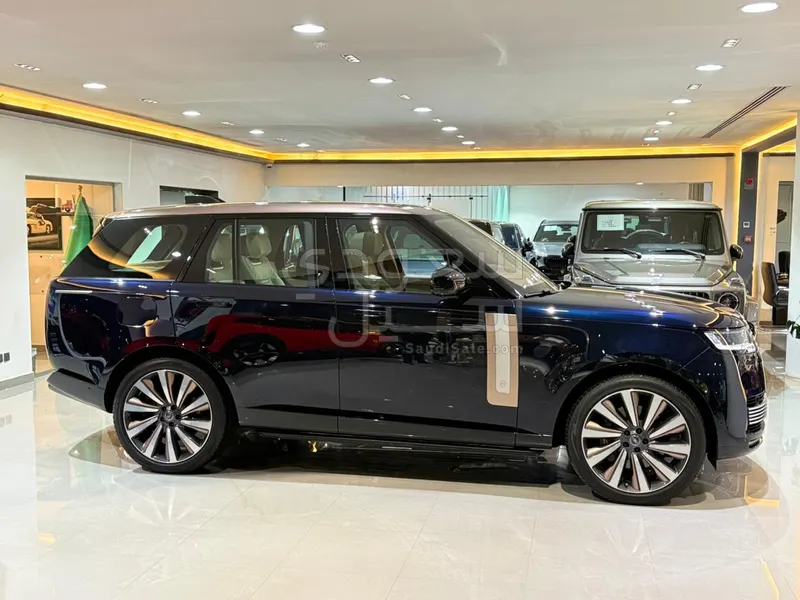 2023 لاند روفر رينج روفر اس في اوتوبيوغرافي