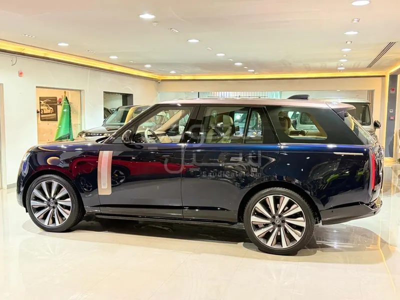 2023 لاند روفر رينج روفر اس في اوتوبيوغرافي