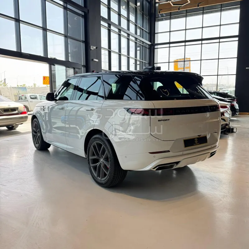 2025 لاند روفر رينج روفر سبورت اس اي