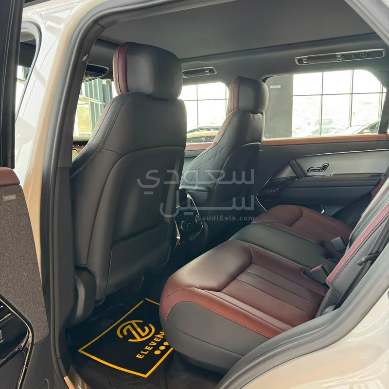 2025 لاند روفر رينج روفر سبورت اس اي