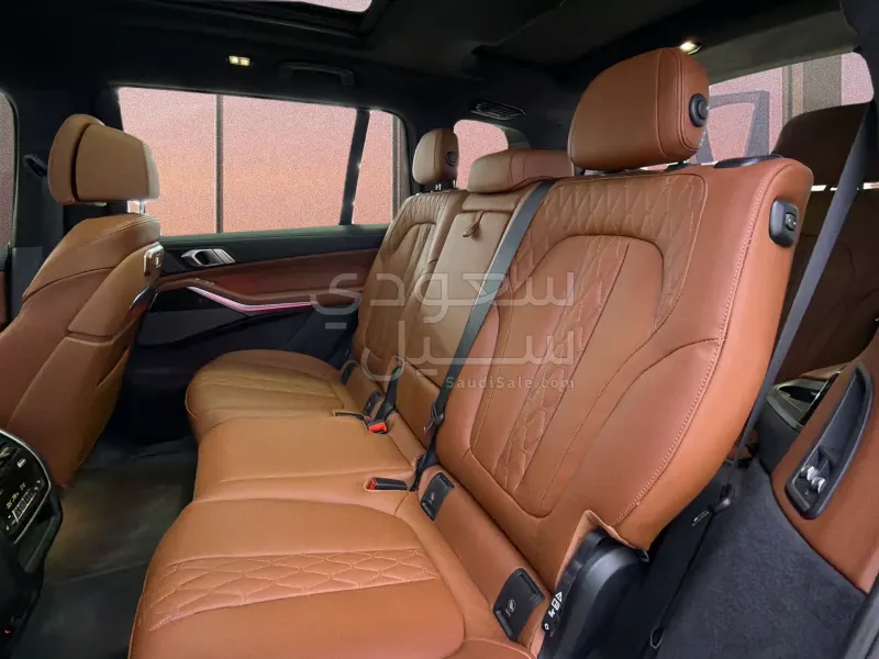 2025 بي ام دبليو الفئة اكس 7