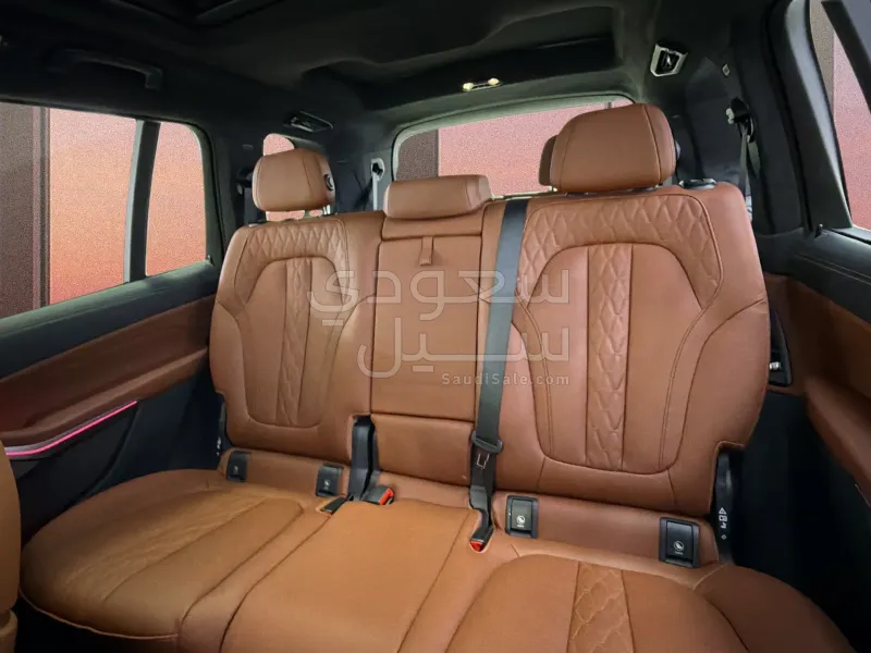 2025 بي ام دبليو الفئة اكس 7