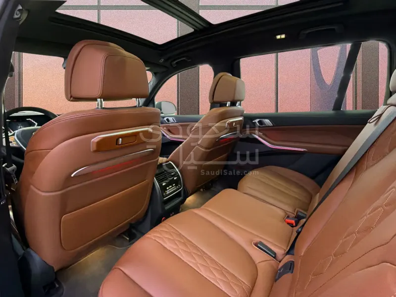 2025 بي ام دبليو الفئة اكس 7