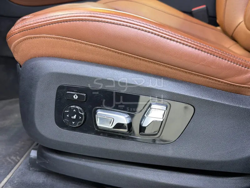 2025 بي ام دبليو الفئة اكس 7