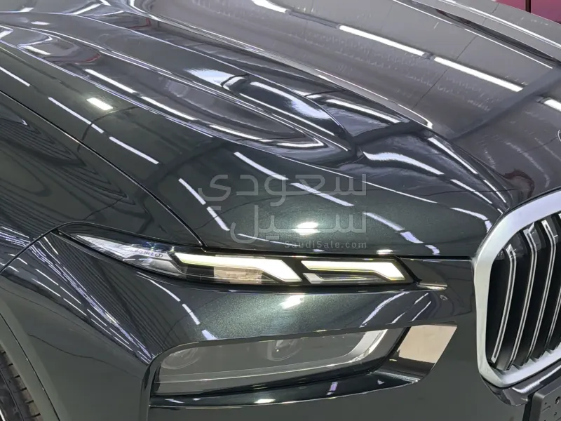 2025 بي ام دبليو الفئة اكس 7