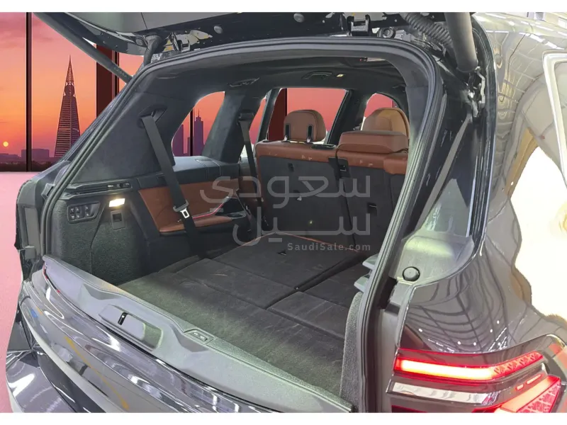 2025 بي ام دبليو الفئة اكس 7