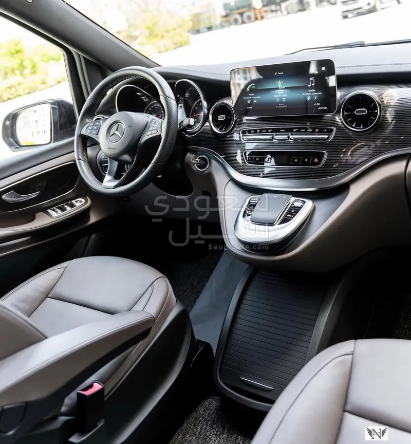 2022 مرسيدس - بنز في 250