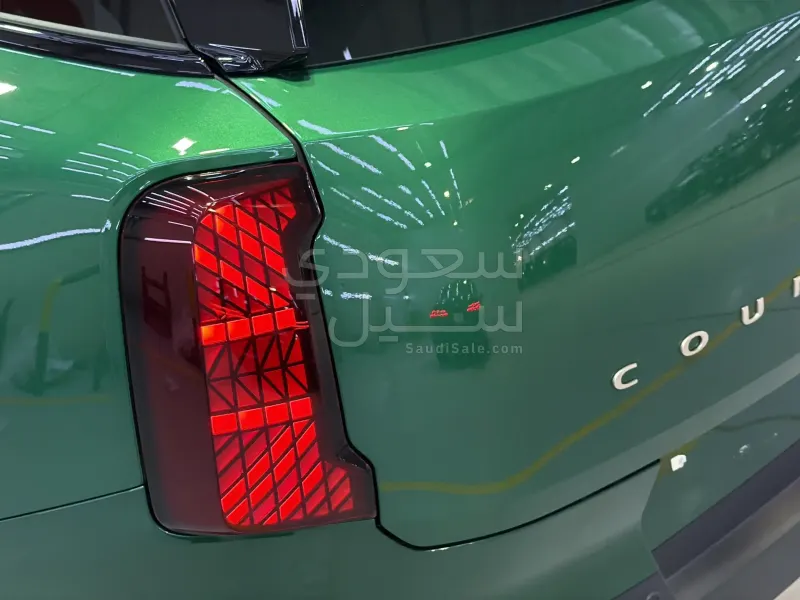 2025 ميني كونتري مان اس