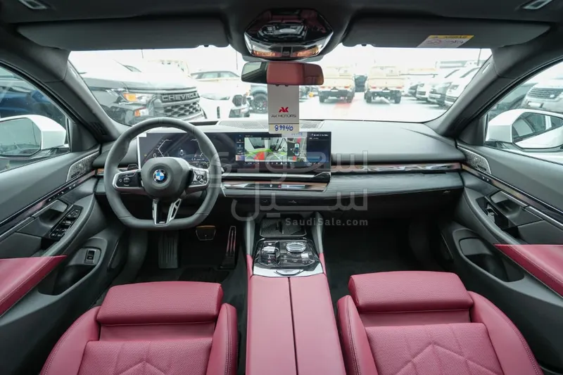 2026 بي ام دبليو الفئة الخامسة 530 إم كت