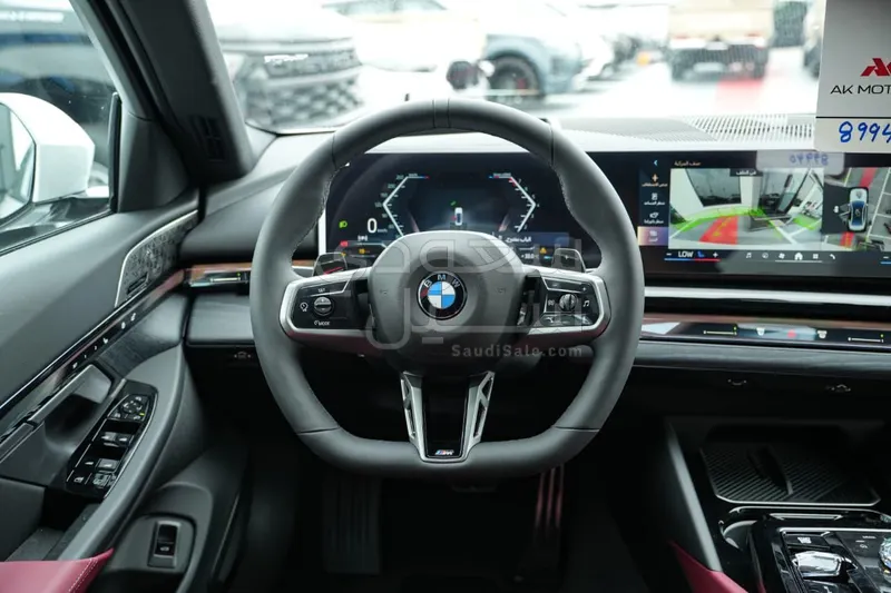 2026 بي ام دبليو الفئة الخامسة 530 إم كت