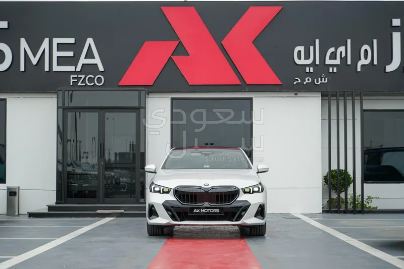 2026 بي ام دبليو الفئة الخامسة 530 إم كت