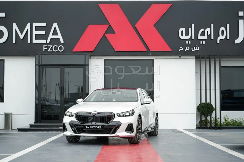 2026 بي ام دبليو الفئة الخامسة 530 إم كت