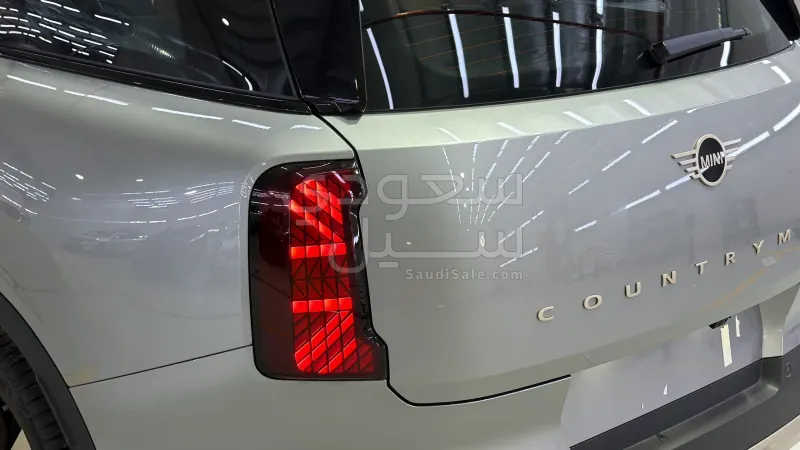 2025 ميني كونتري مان اس