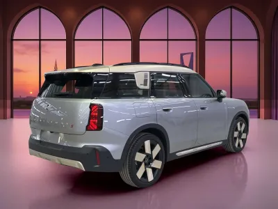 2025 ميني كونتري مان اس