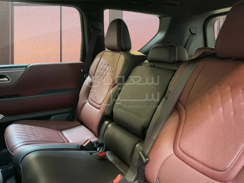 2025 انفينيتي كيو اكس 80