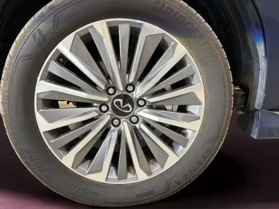 2025 انفينيتي كيو اكس 80