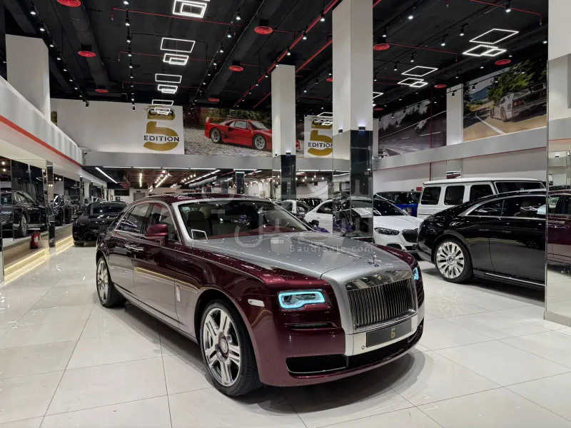 2015 رولز رويس قوست