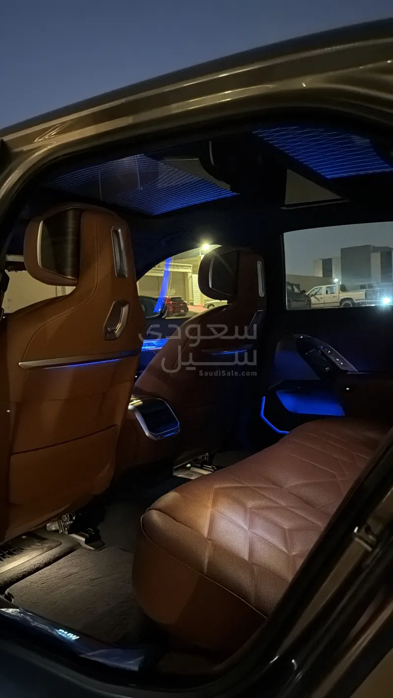 2024 بي ام دبليو الفئة السابعة 735 إل أي