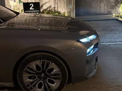 2024 بي ام دبليو الفئة السابعة 735 إل أي