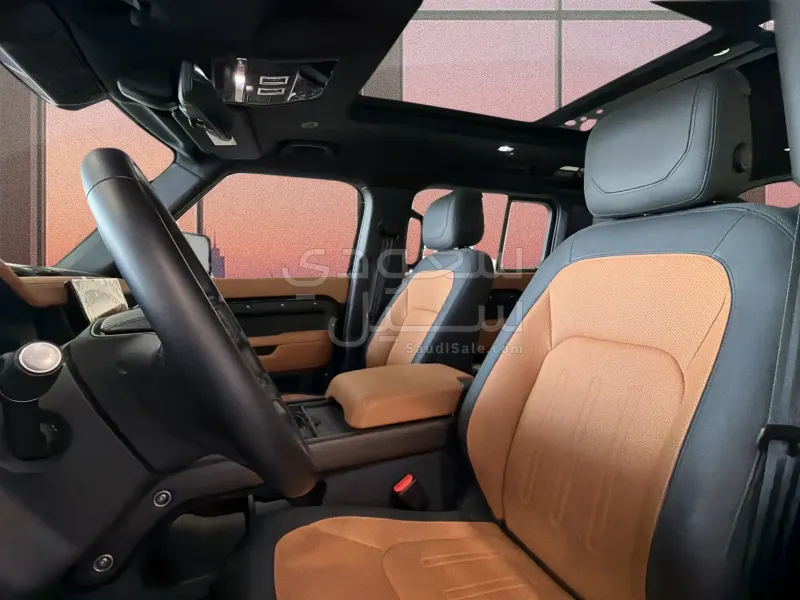 2024 لاند روفر ديفيندر اكس 110