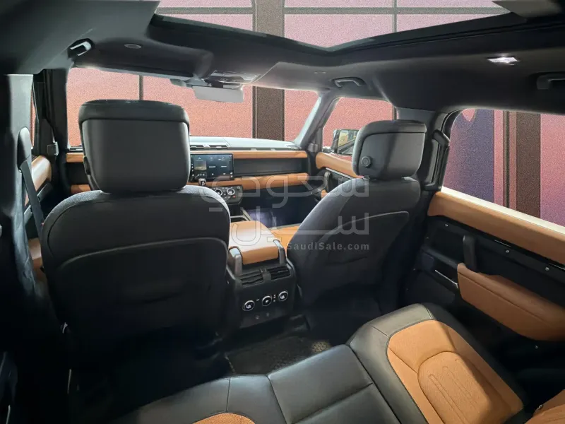 2024 لاند روفر ديفيندر اكس 110