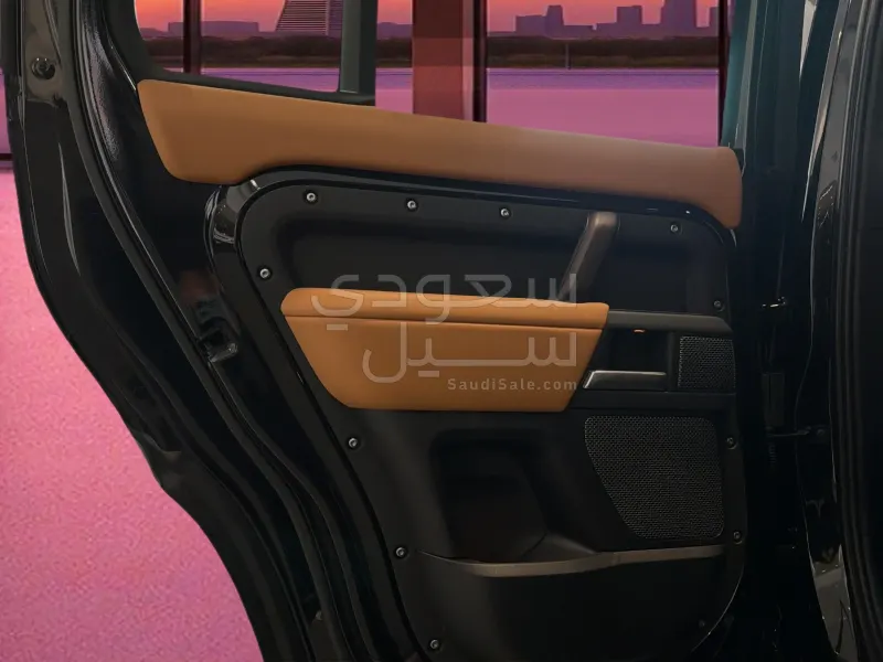 2024 لاند روفر ديفيندر اكس 110