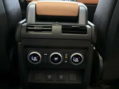 2024 لاند روفر ديفيندر اكس 110