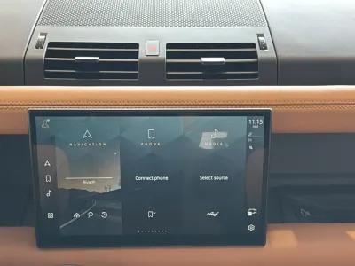 2024 لاند روفر ديفيندر اكس 110