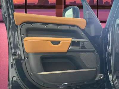 2024 لاند روفر ديفيندر اكس 110