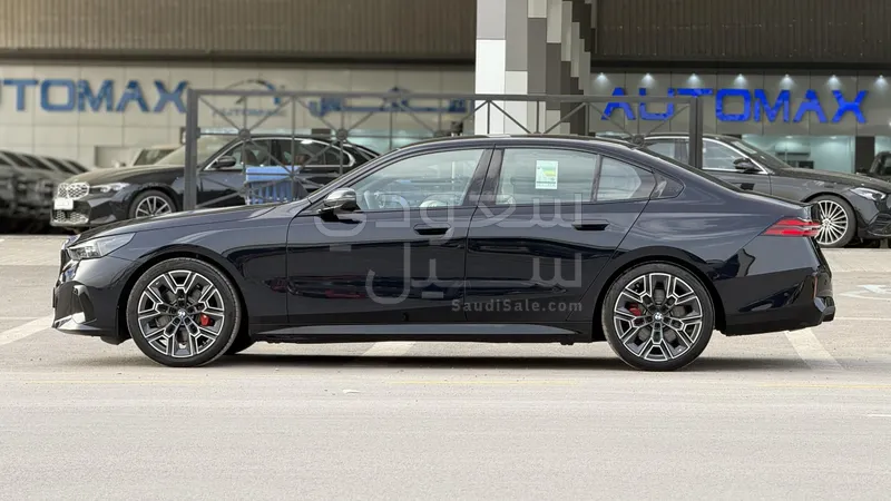 2026 بي ام دبليو الفئة الخامسة 520 أي إم كت