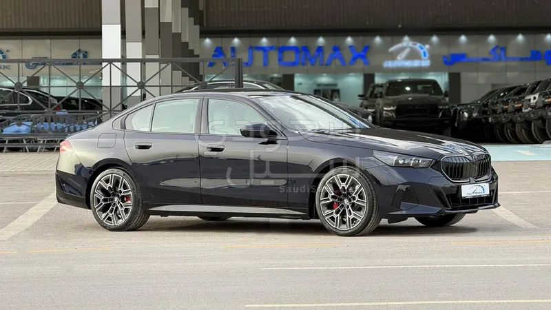 2026 بي ام دبليو الفئة الخامسة 520 أي إم كت