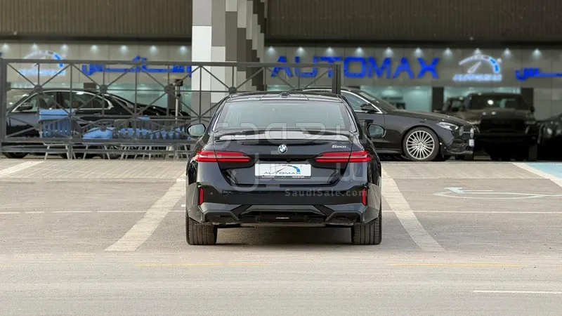 2026 بي ام دبليو الفئة الخامسة 520 أي إم كت