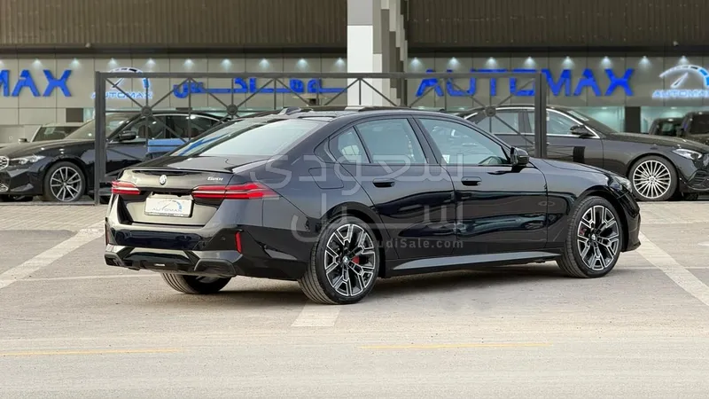 2026 بي ام دبليو الفئة الخامسة 520 أي إم كت