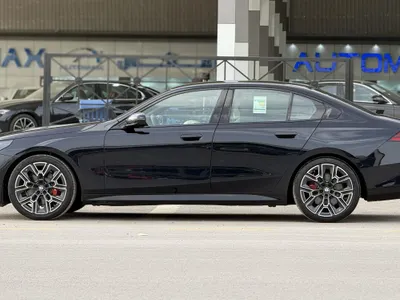 2026 بي ام دبليو الفئة الخامسة 520 أي إم كت