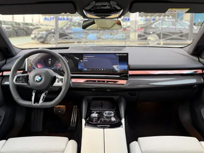 2026 بي ام دبليو الفئة الخامسة 520 أي إم كت