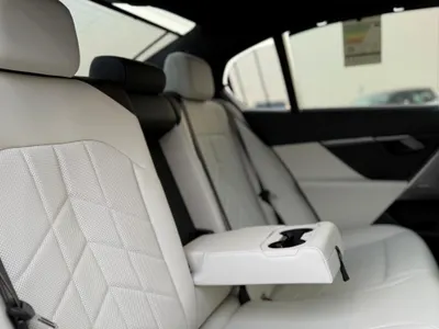 2026 بي ام دبليو الفئة الخامسة 520 أي إم كت