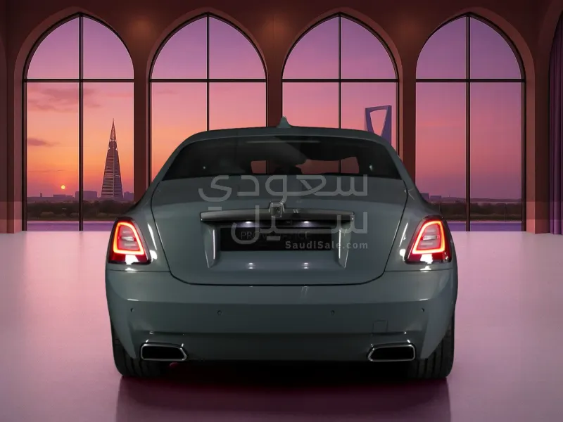 2025 رولز رويس قوست بلاك بادج