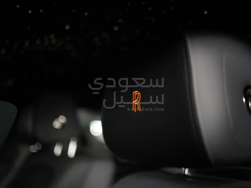 2025 رولز رويس قوست بلاك بادج