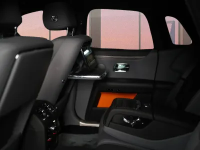 2025 رولز رويس قوست بلاك بادج