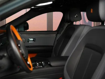 2025 رولز رويس قوست بلاك بادج